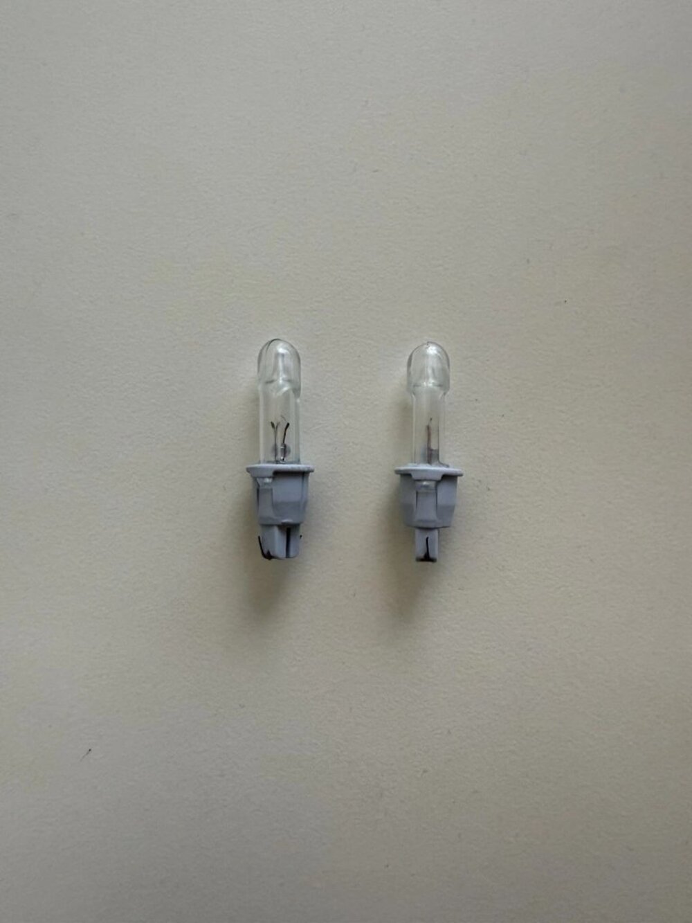 Balsam Hill Clear Incandescent Master Bulb Gray Replacement Set Of 2! TESTED